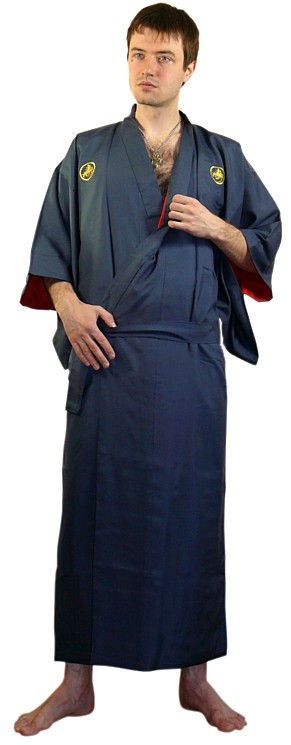 японское мужское шелковое  кимоно с вышивкой и подкладкой - достойный подарок мужчине
