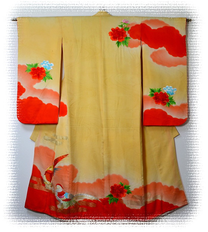 японское антикварное шелковое кимоно с вышивкой