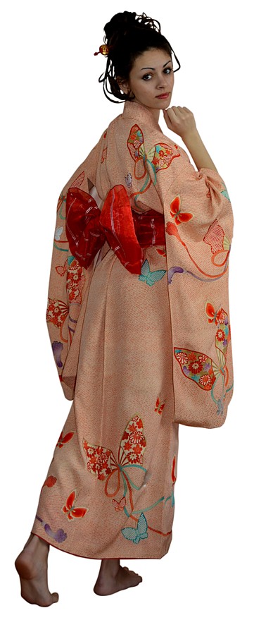 шелковое старинное кимоно с авторской росписью и вышивкой