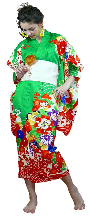 одежда из натурального шелка - японское традиционное кимоно
