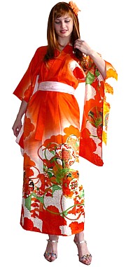 японское кимоно из  шелка с вышивкой золотом и авторским рисунком, 1960-е гг.