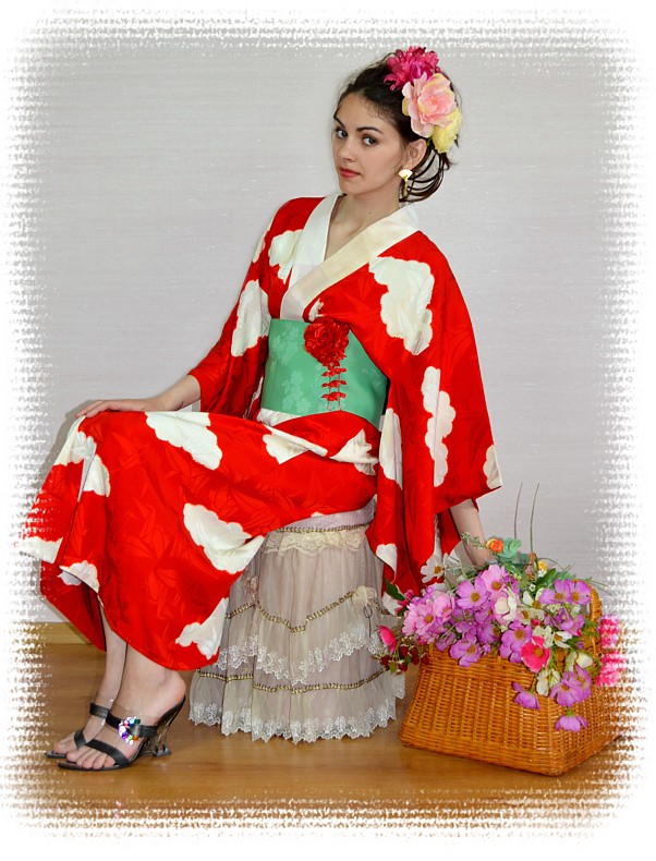 японское кимоно, шелк. японская традиционная одежда
