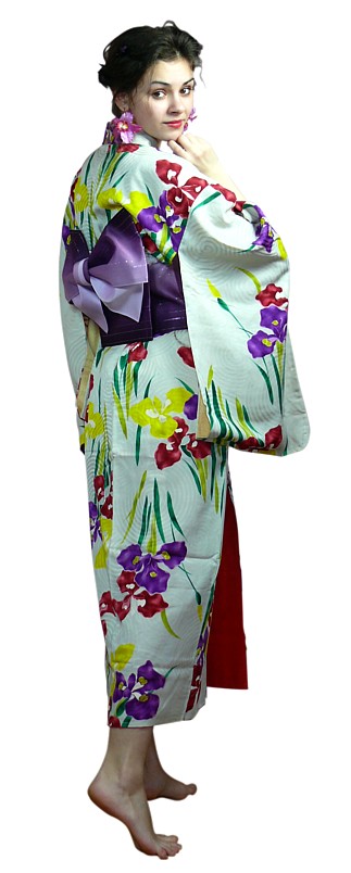 одежда из натурального шелка - японское кимоно