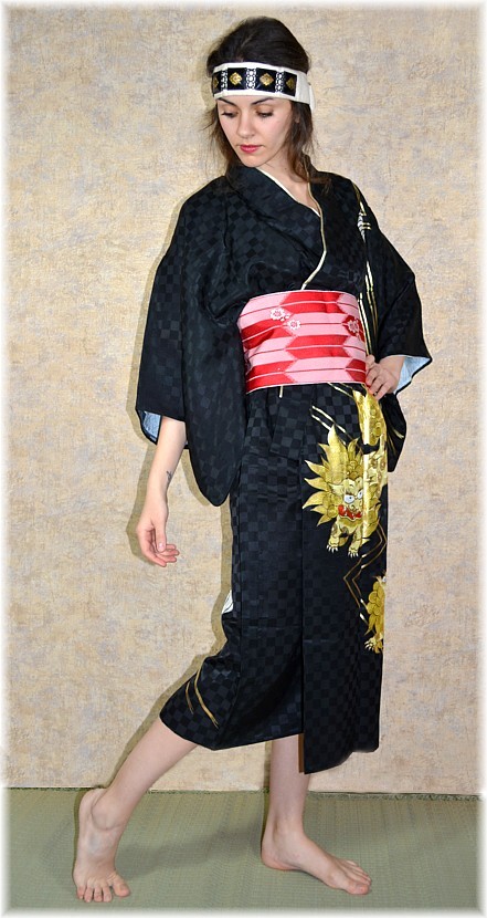 японское  кимоно с авторским рисунком и пояс оби
