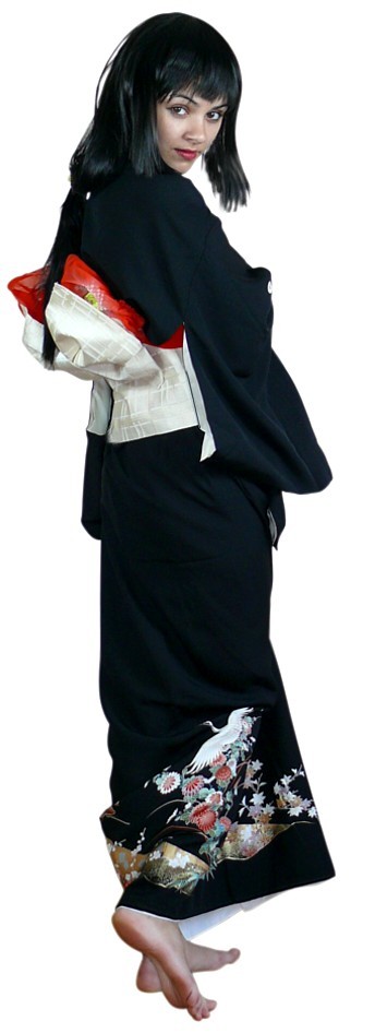 японское черное шелковое кимоно с авторским рисунком и на белой подкладке, винтаж