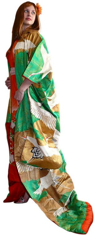 японское традиционное свадебное кимоно с ручной вышивкой и росписью