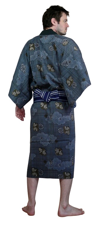 японское мужское кимоно и пояс оби