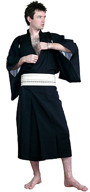 японское мужское кимоно с самурайскими фамильными гербами