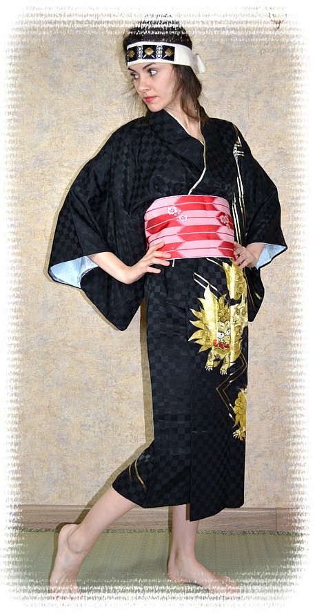 японское кимоно и пояс-оби