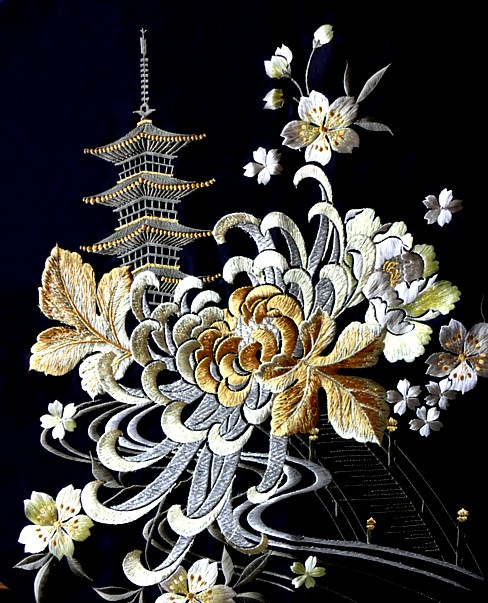 деталь вышивки на японском кимоно