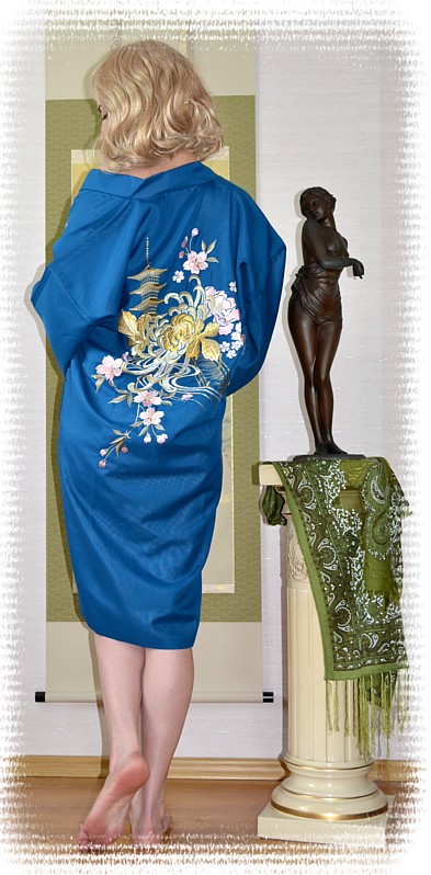 японское кимоно с вышивкой, сделано в Японии