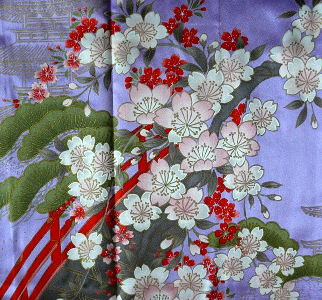 рисунок ткани японского женского халата-кимоно