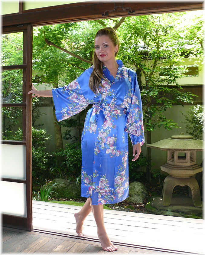 шелковый женский халатик-кимоно, сделано в Японии