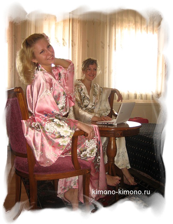 японское шелковое кимоно ВЕСЕННИЙ ВЕТЕРОК