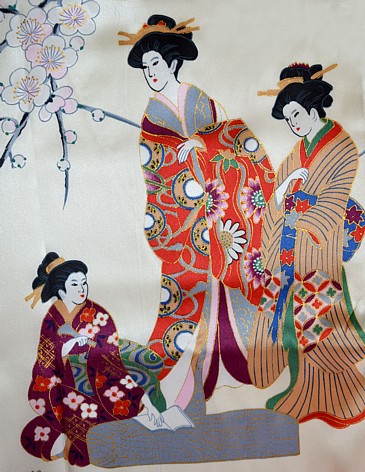рисунок ткани женского шелкового кимоно СУЗУМЭ
