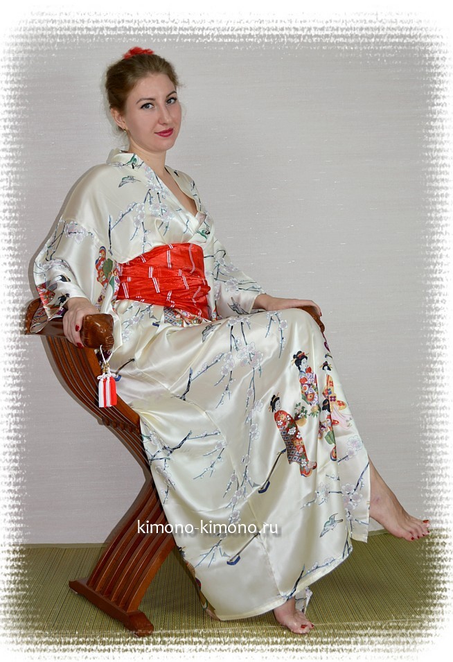 шелковый халат-кимоно, сделано в Японии. Женская одежда из натурального шелка
