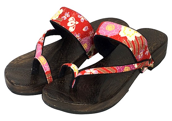 японская женская обувь из дерева ГЭТА