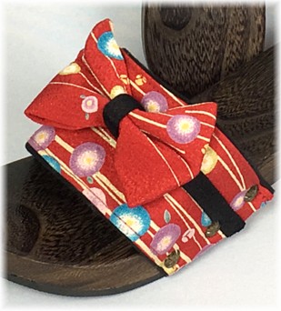 японская женская обувь из дерева - ГЭТА